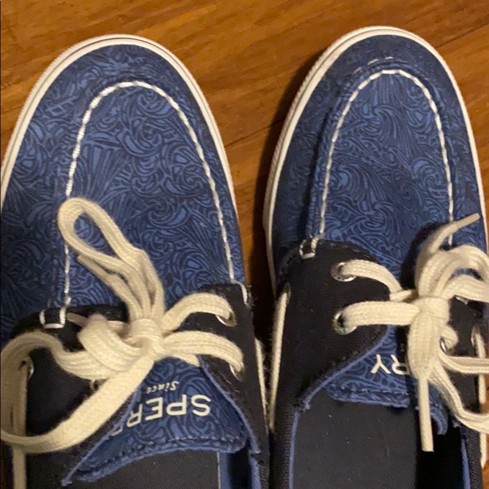 Perry’s - Picture 4 of 4